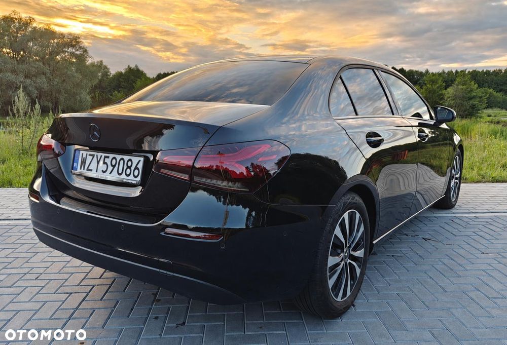 Mercedes-Benz Klasa A 180 Style 7G-DCT - 3
