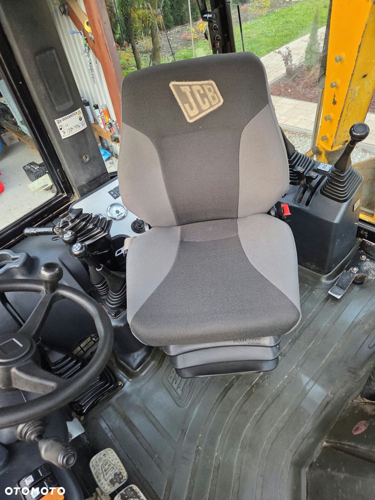 JCB 2CX - 22