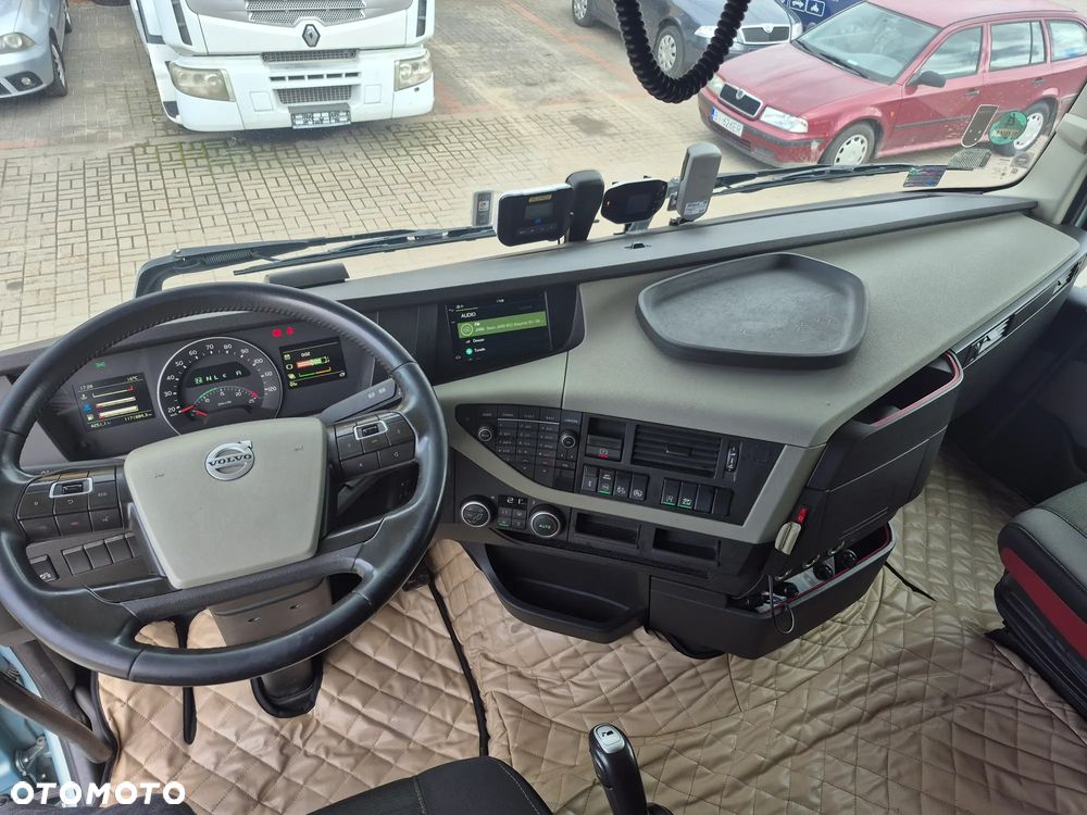 Volvo - 9