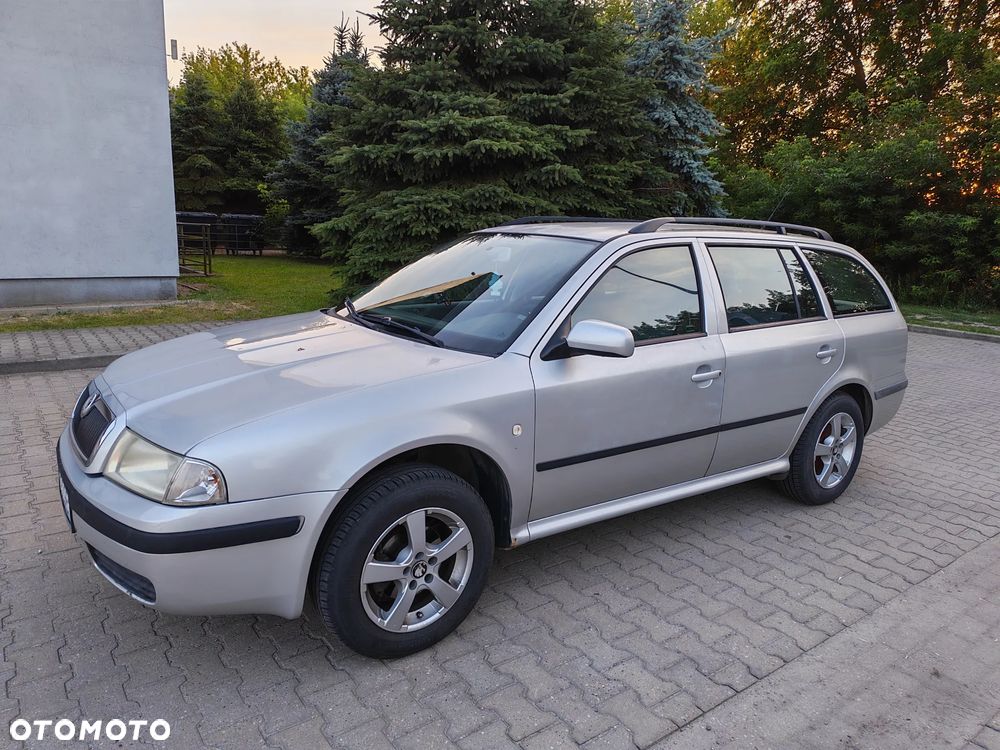 Skoda Octavia 1.6 Ambiente - 1