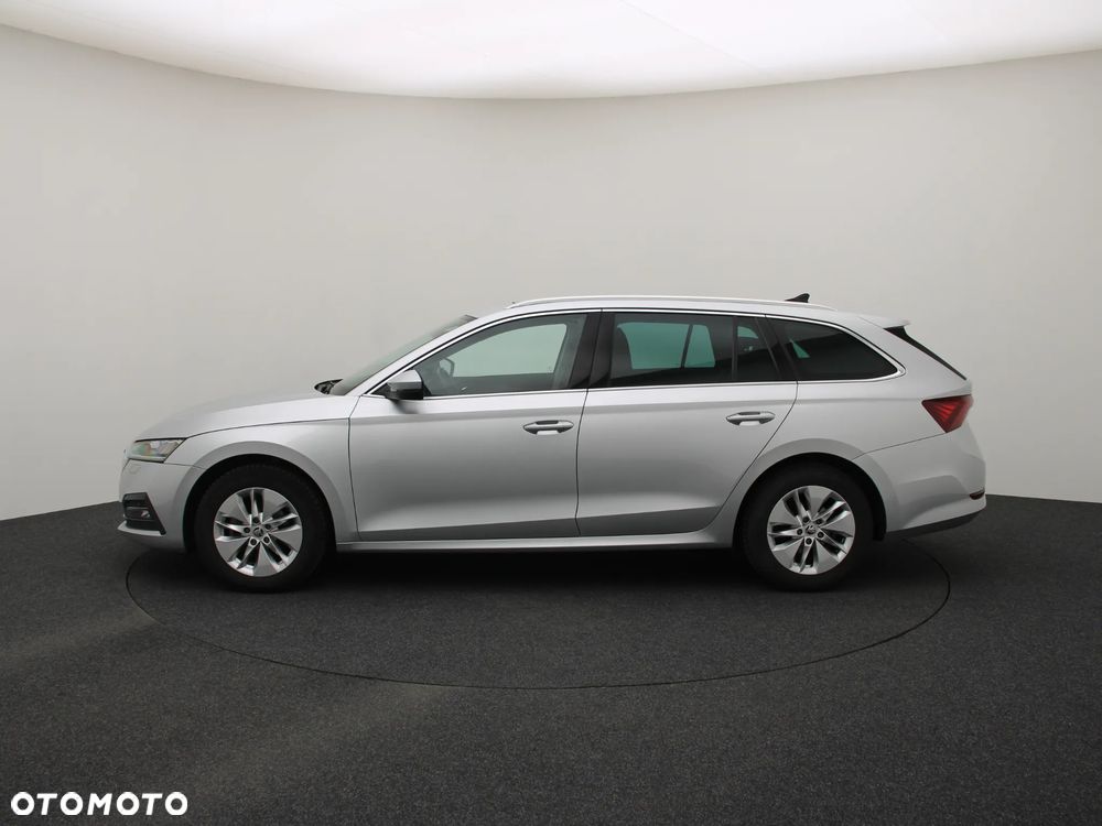 Skoda Octavia 2.0 TDI SCR Clever DSG - 6