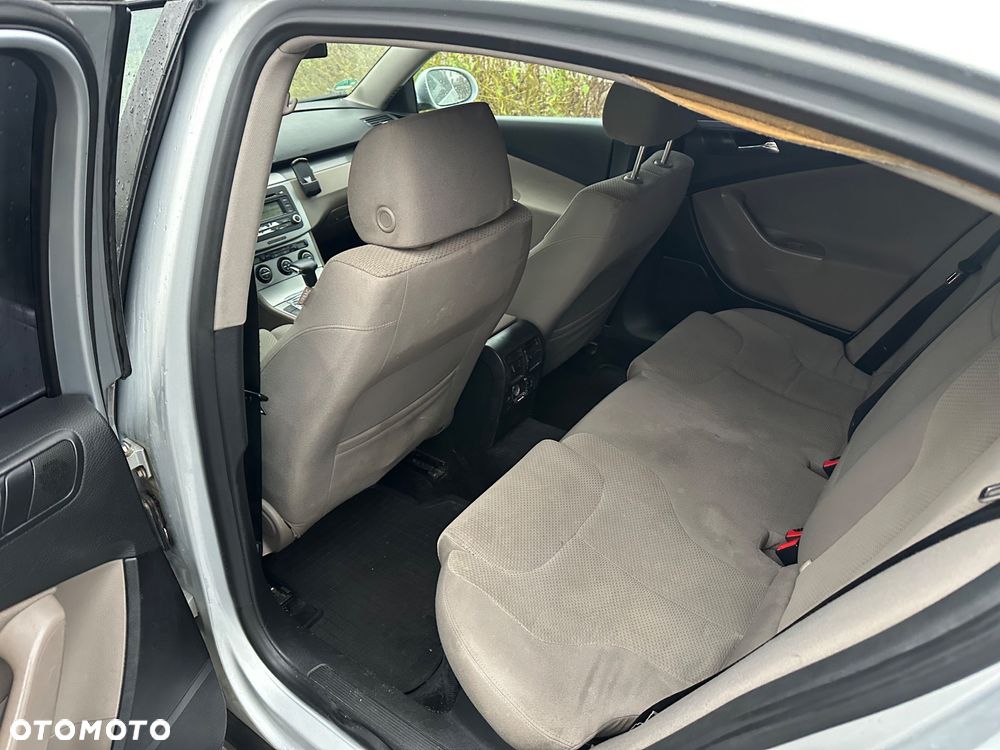 Volkswagen Passat 2.0 FSI Automatik Comfortline - 12