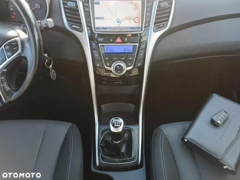 Hyundai i30 - 23