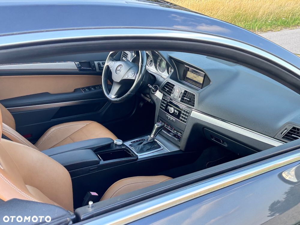 Mercedes-Benz Klasa E 350 CDI DPF BlueEFFICIENCY 7G-TRONIC Avantgarde - 32