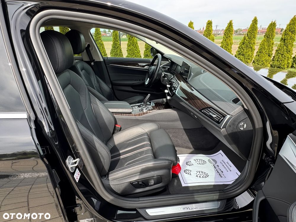 BMW Seria 5 520d xDrive Luxury Line - 36
