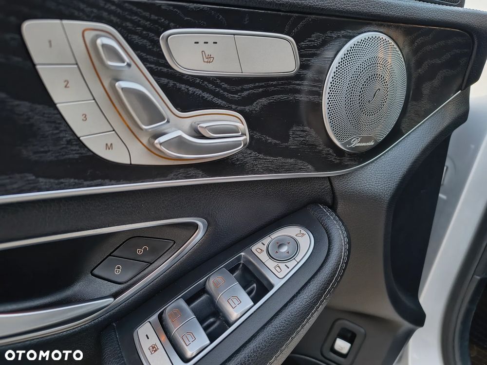Mercedes-Benz Klasa C 300 7G-TRONIC AMG Line - 13