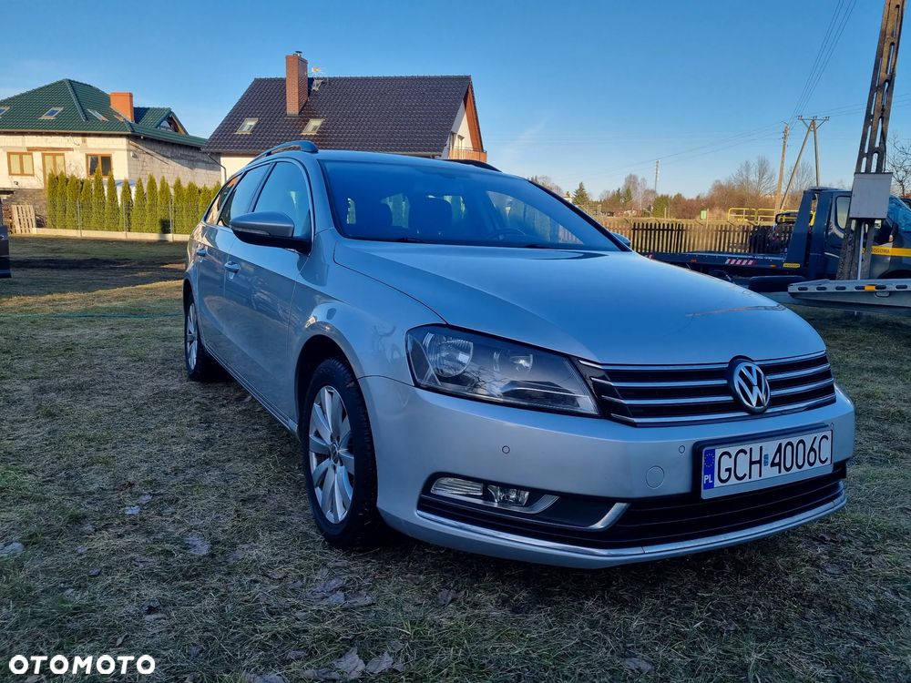 Volkswagen Passat - 1