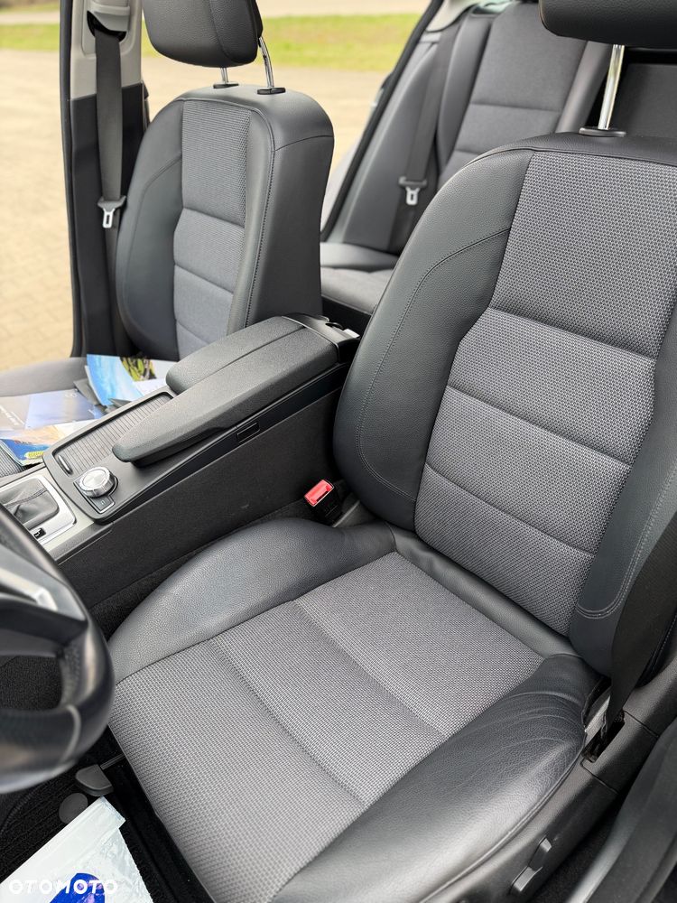 Mercedes-Benz Klasa C 180 (BlueEFFICIENCY) 7G-TRONIC Avantgarde - 24