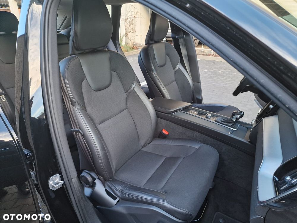 Volvo XC 60 T4 Momentum - 11