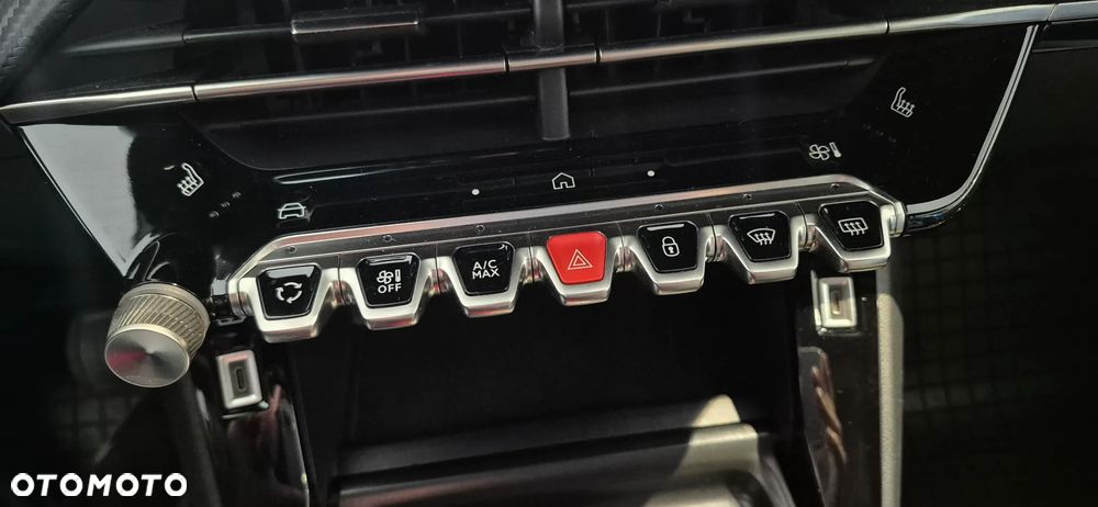 Peugeot 2008 PureTech 130 Allure S&S EAT8 - 19