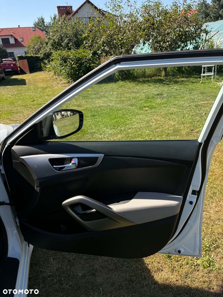 Hyundai Veloster 1.6 GDI Premium - 29