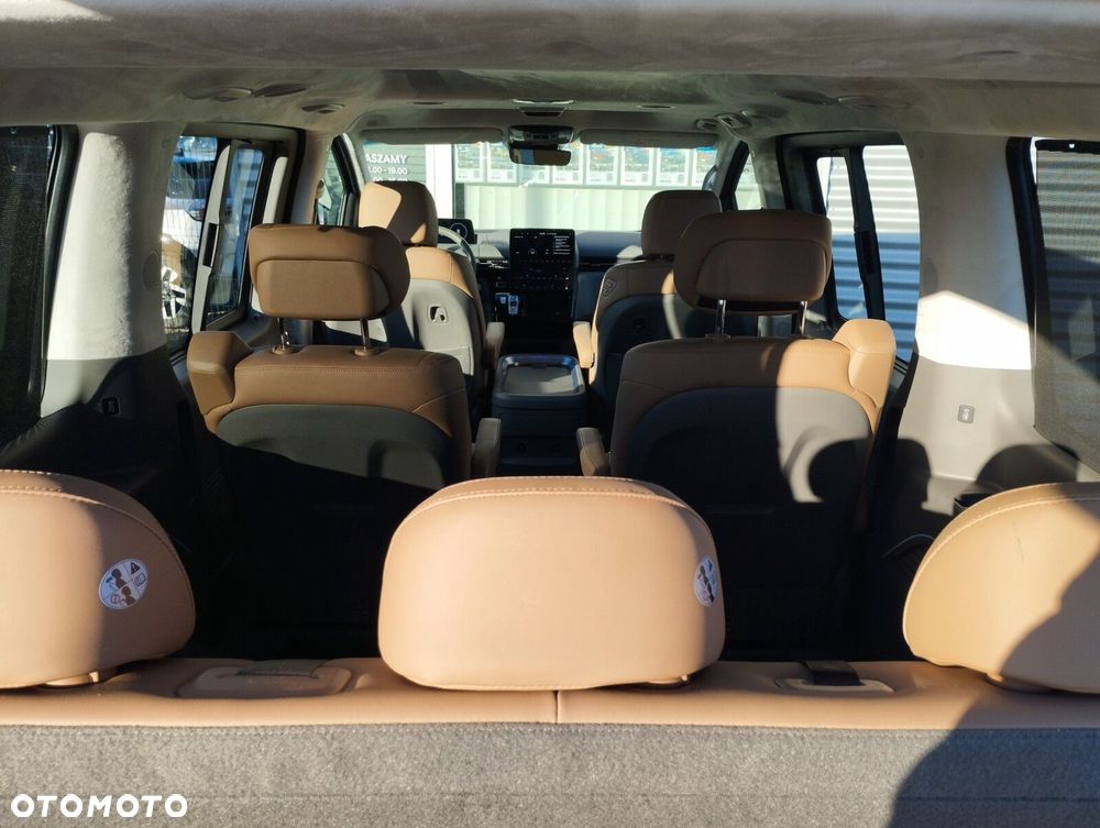 Hyundai Staria 1.6 T-GDI HEV Luxury - 31