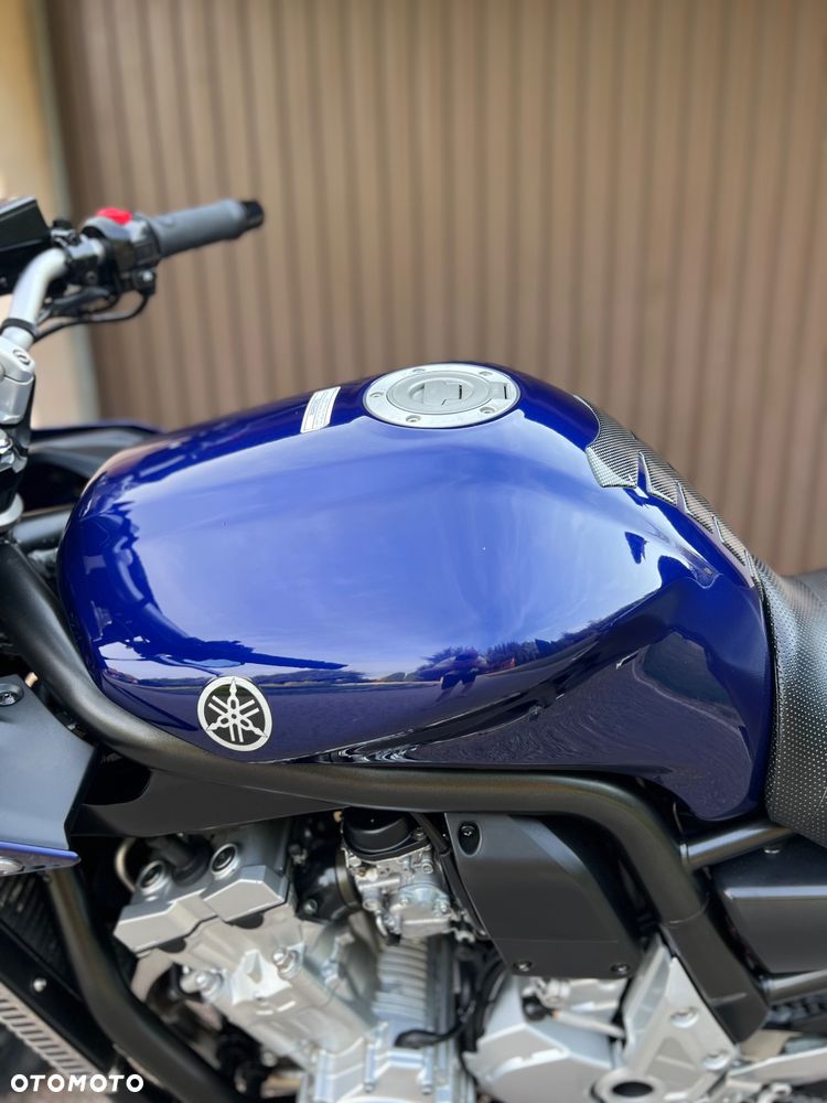 Yamaha FZS - 22