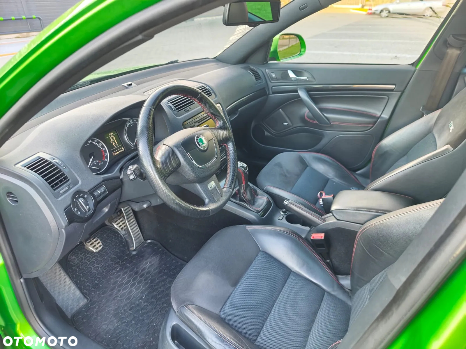 Skoda Octavia Combi 2.0 TDI CR DPF RS - 7
