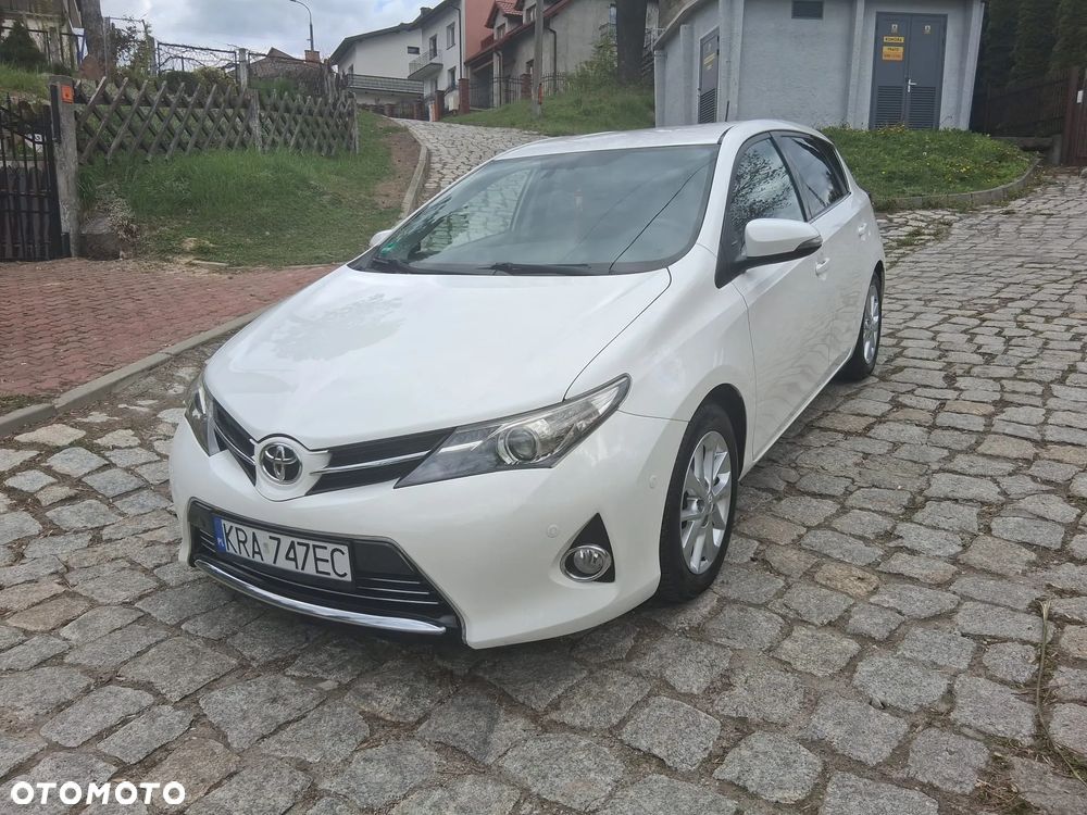 Toyota Auris 2.0 D-4D Comfort - 1