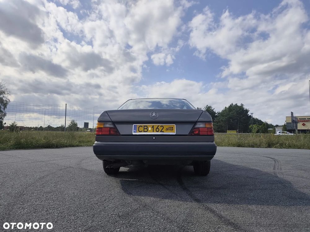 Mercedes-Benz W124 (1984-1993) - 14