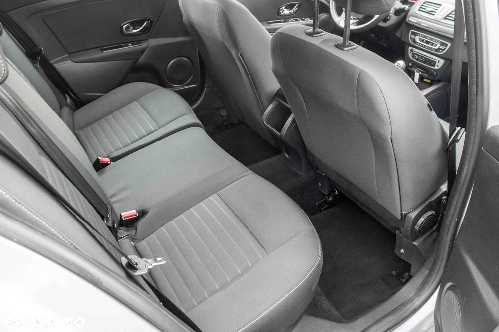 Renault Megane dCi 95 FAP Paris Business - 19