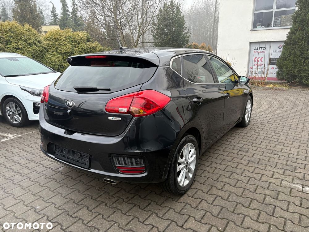 Kia Ceed 1.6 CRDi 136 ISG Dream Team Edition - 3