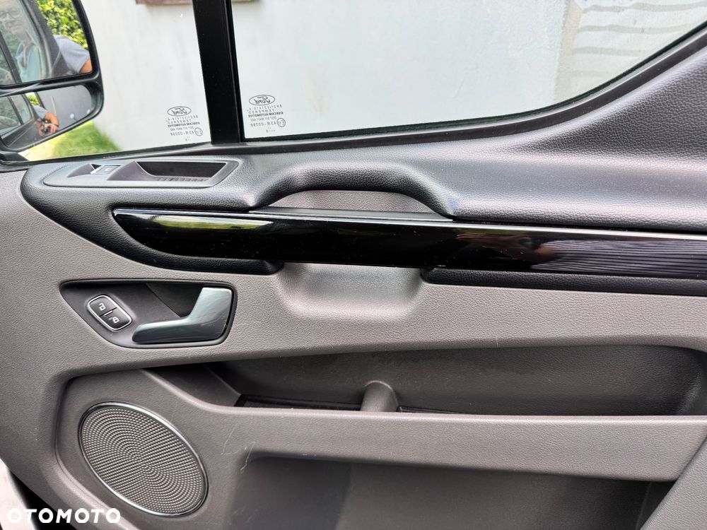 Ford Tourneo Custom 2.0 TDCi L2 Titanium SelectShift - 19