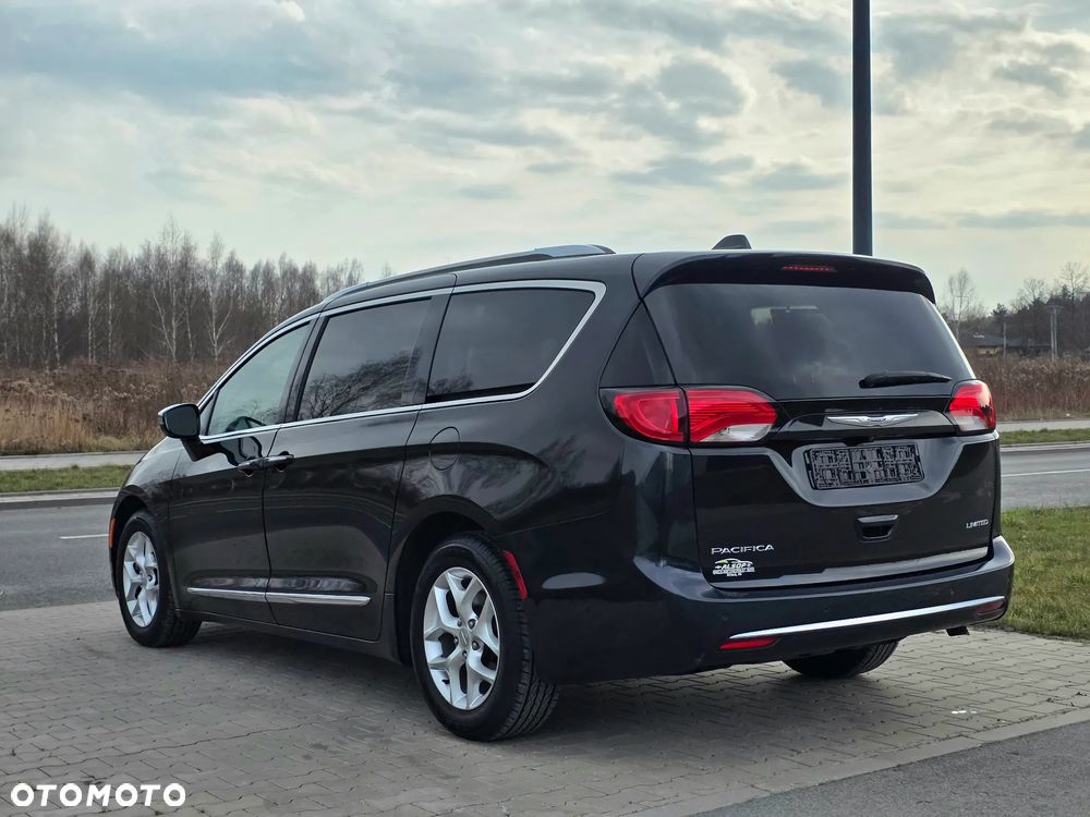 Chrysler Pacifica - 18