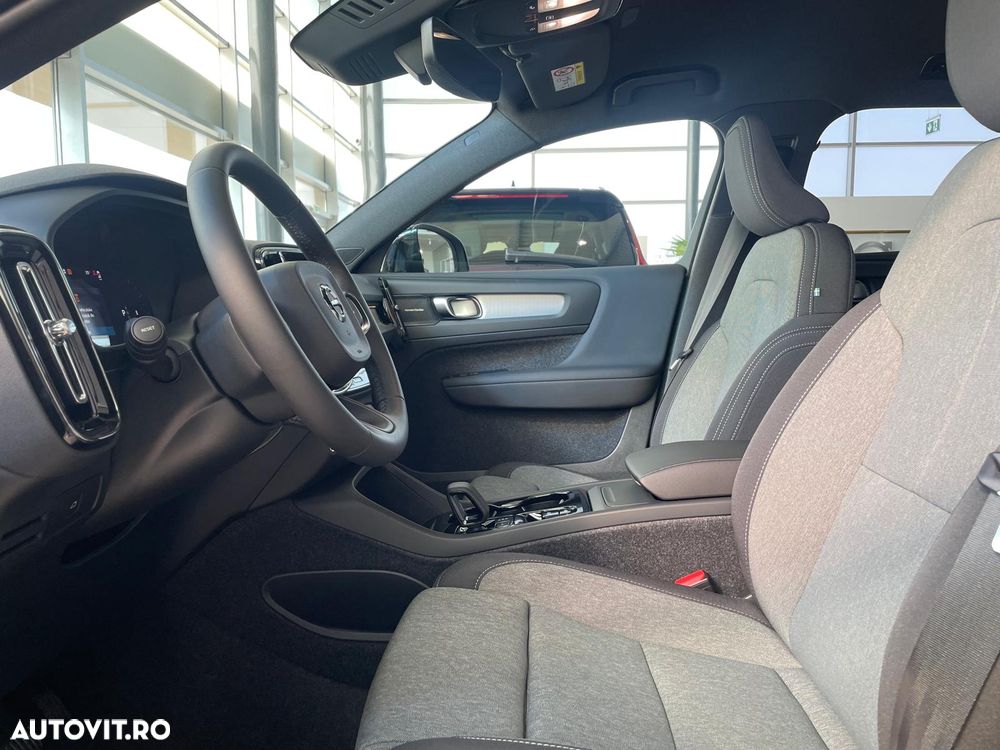 Volvo XC 40 B3 AT FWD MHEV Plus Dark - 12