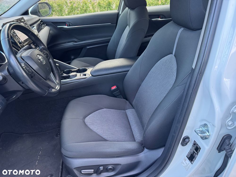 Toyota Camry 2.5 Hybrid Comfort CVT - 10