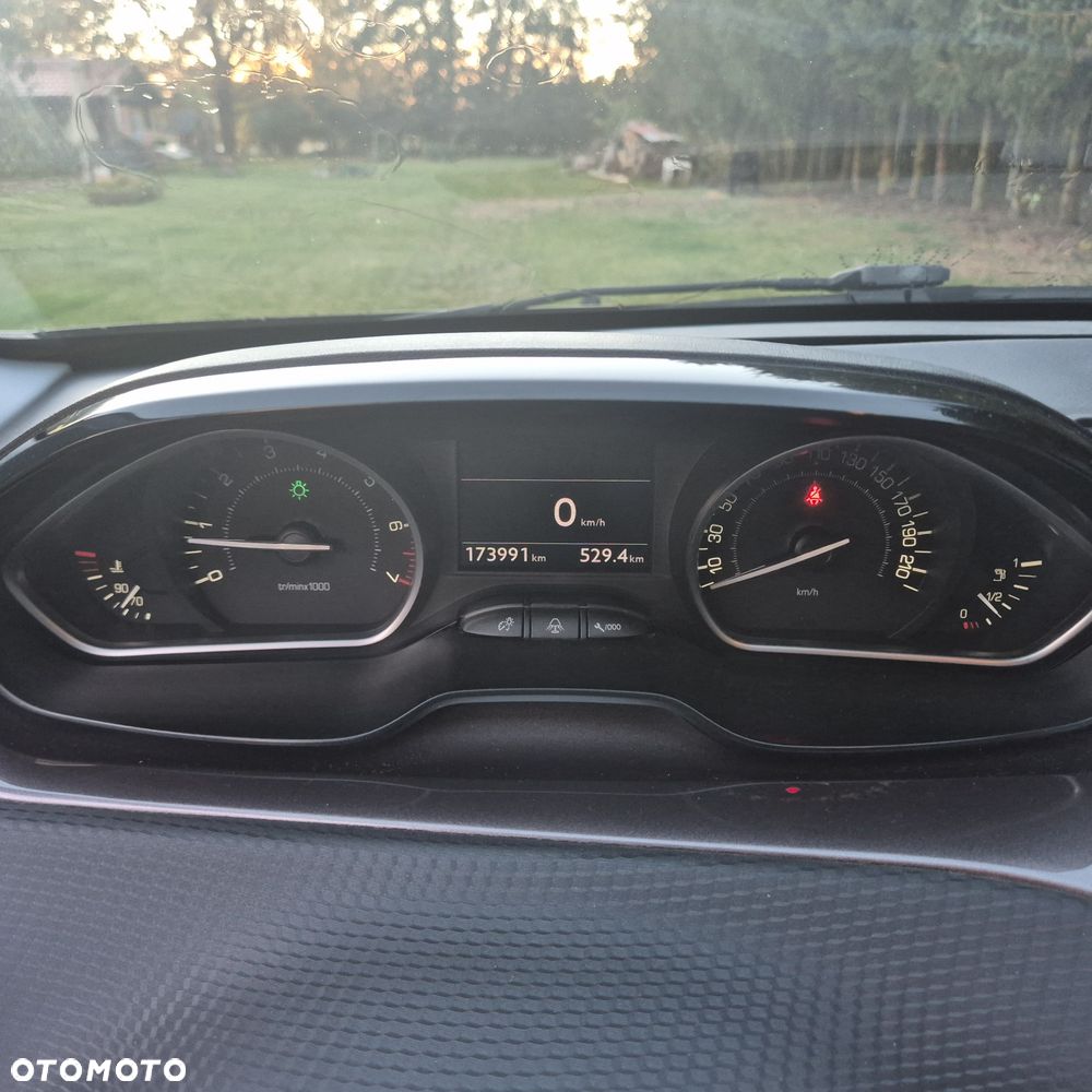 Peugeot 2008 - 5