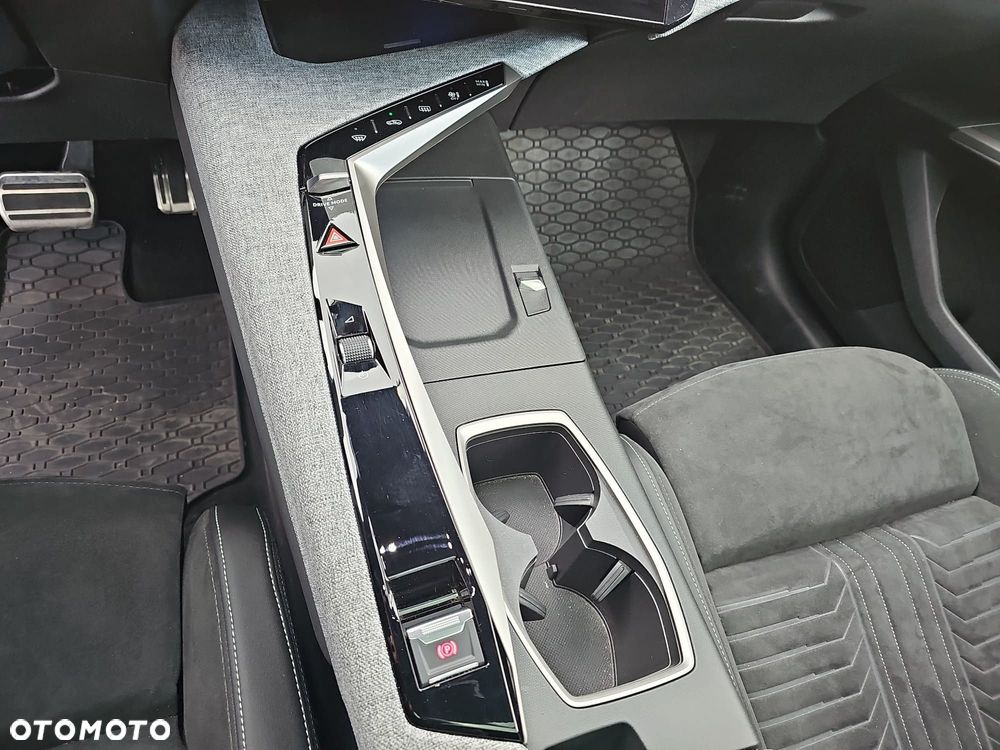 Peugeot 3008 1.2 PureTech mHEV GT S&S e-DCS6 - 22