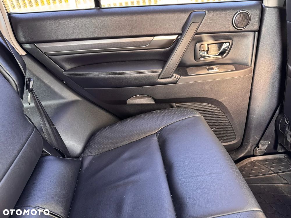 Mitsubishi Pajero 3.2 DID Instyle - 16
