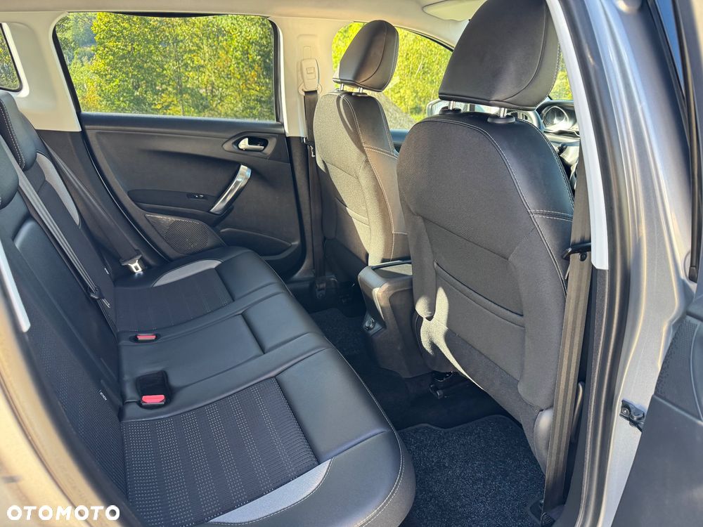 Peugeot 2008 - 17