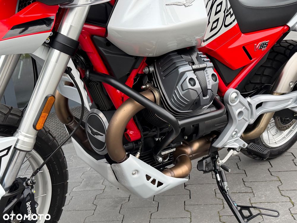 Moto Guzzi V85 - 35