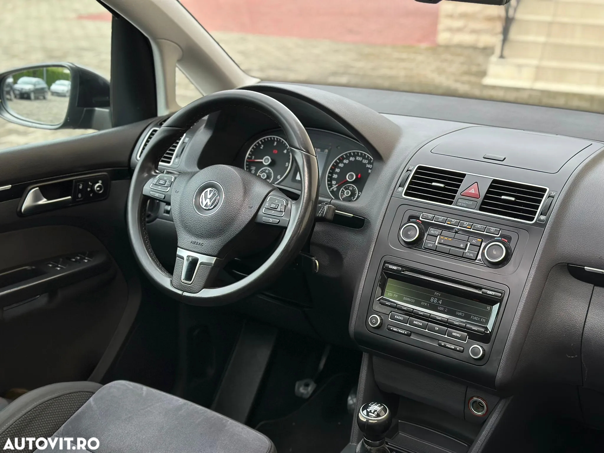 Volkswagen Touran 1.6 TDI BlueMotion Technology Comfortline - 5