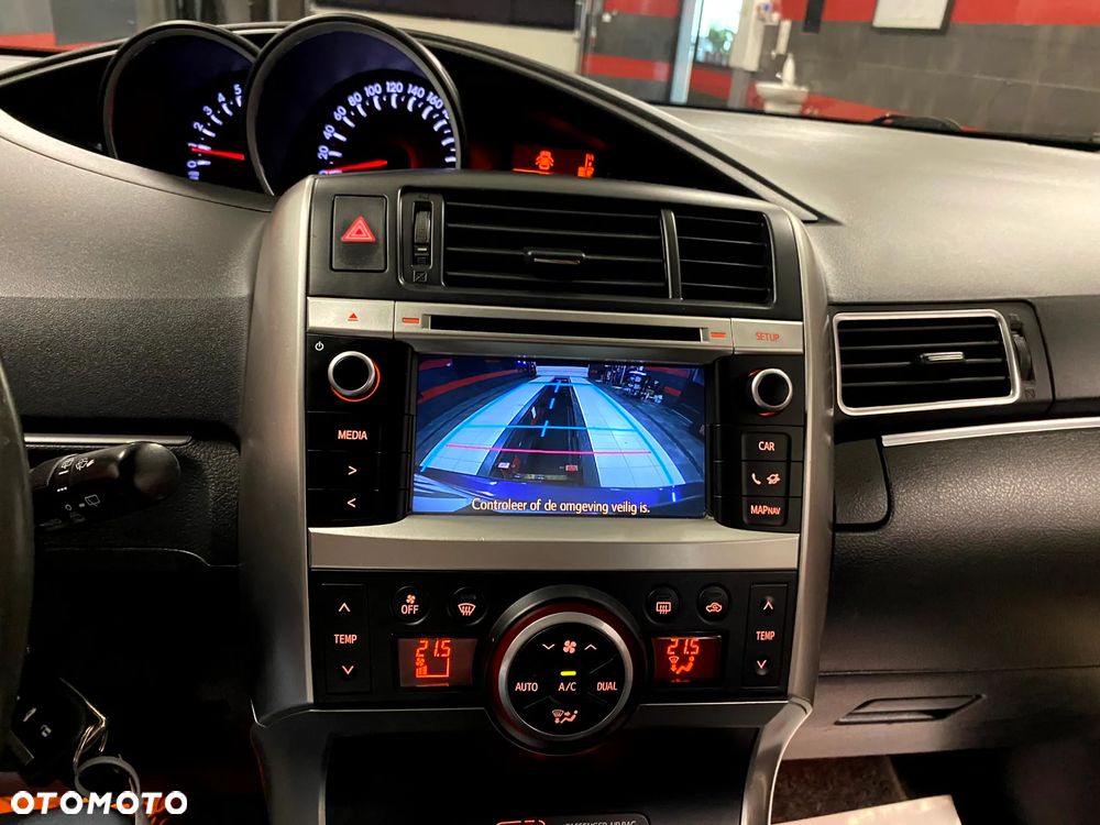 Toyota Verso 1.8 Premium - 16