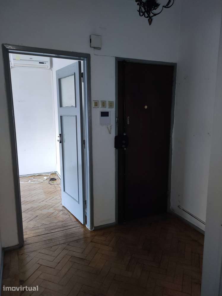 Apartamento T4 com varandas no centro histórico de Abrantes. - Grande imagem: 4/12