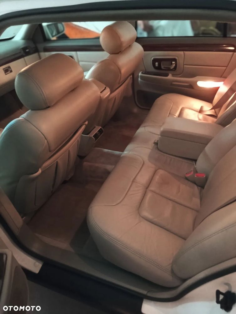 Cadillac Deville - 13