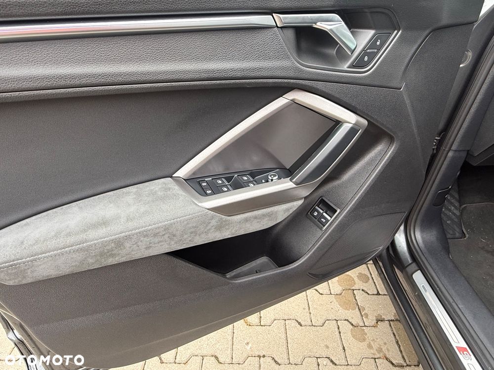 Audi Q3 Sportback 45 TFSIe S tronic S line - 17