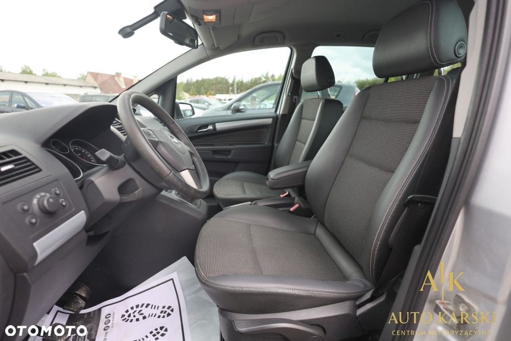 Opel Zafira - 35