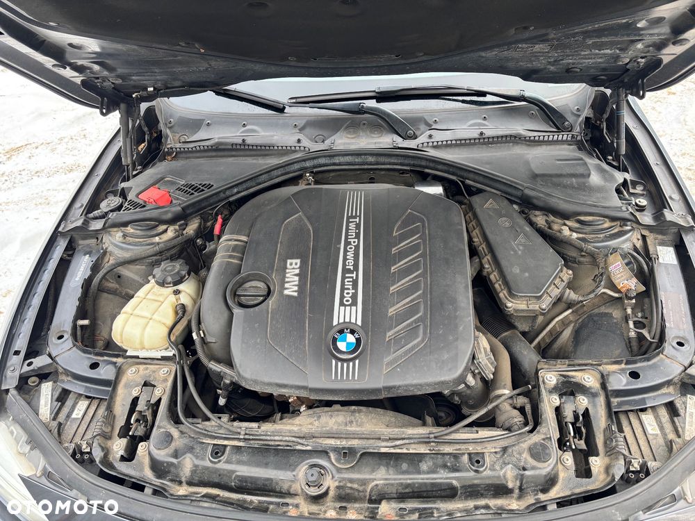 BMW Seria 3 330d xDrive M Sport - 28