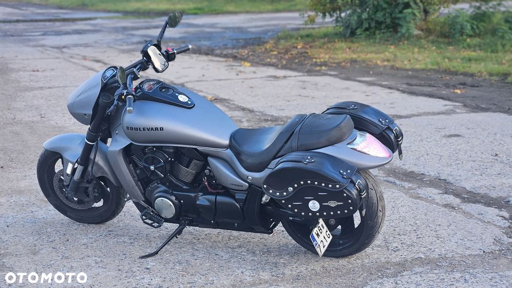 Suzuki Intruder - 2