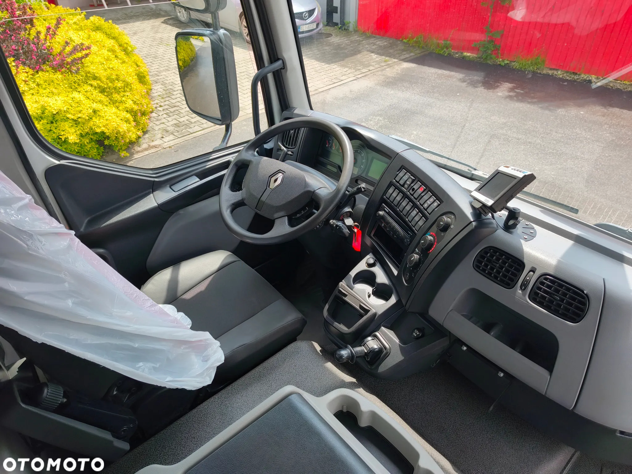 Renault Gamma D 12.210 kontener kurierka 15 palet - 7