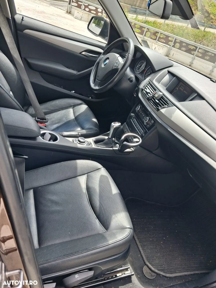 BMW X1 sDrive18d xLine - 9