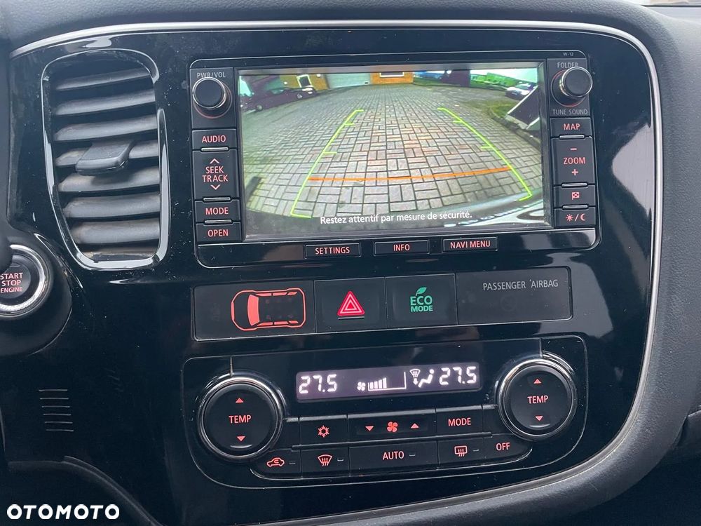 Mitsubishi Outlander 2.2 DI-D 4WD Plus - 12