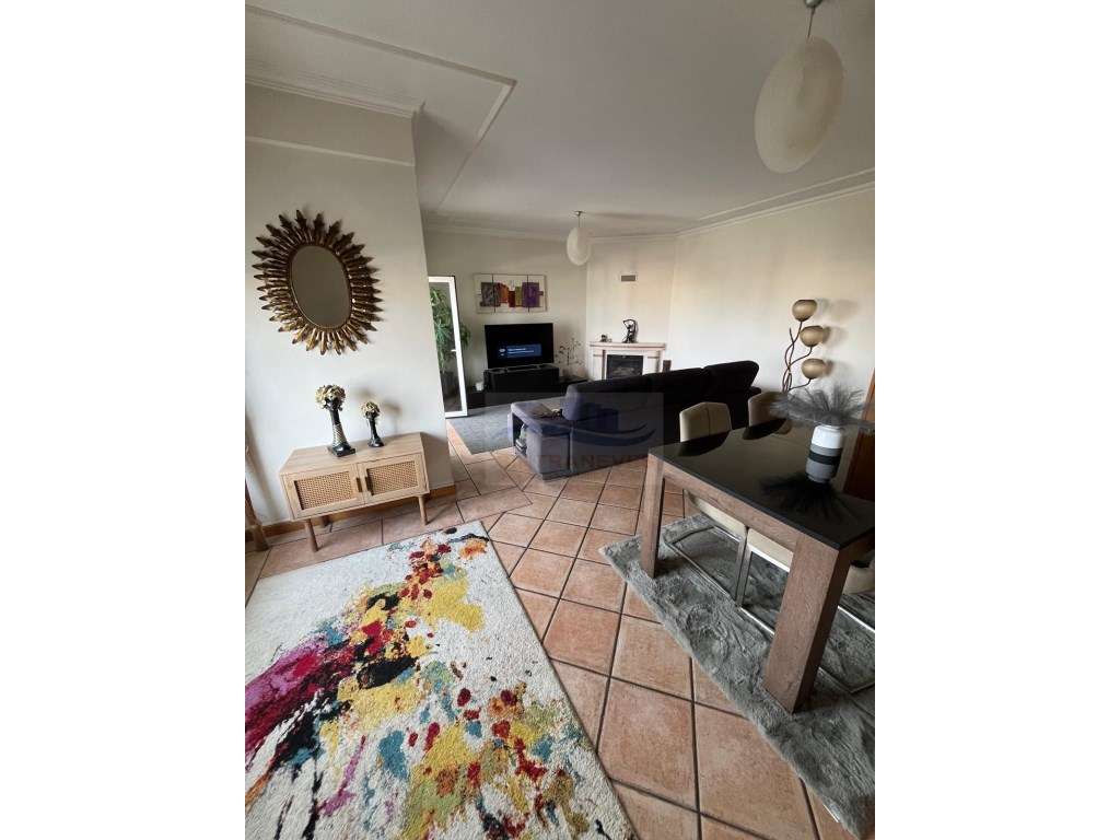 Luxo & Elegância, 2WC com uma Suite, Lareira, Varandas Frente e Tra... - Grande imagem: 3/25