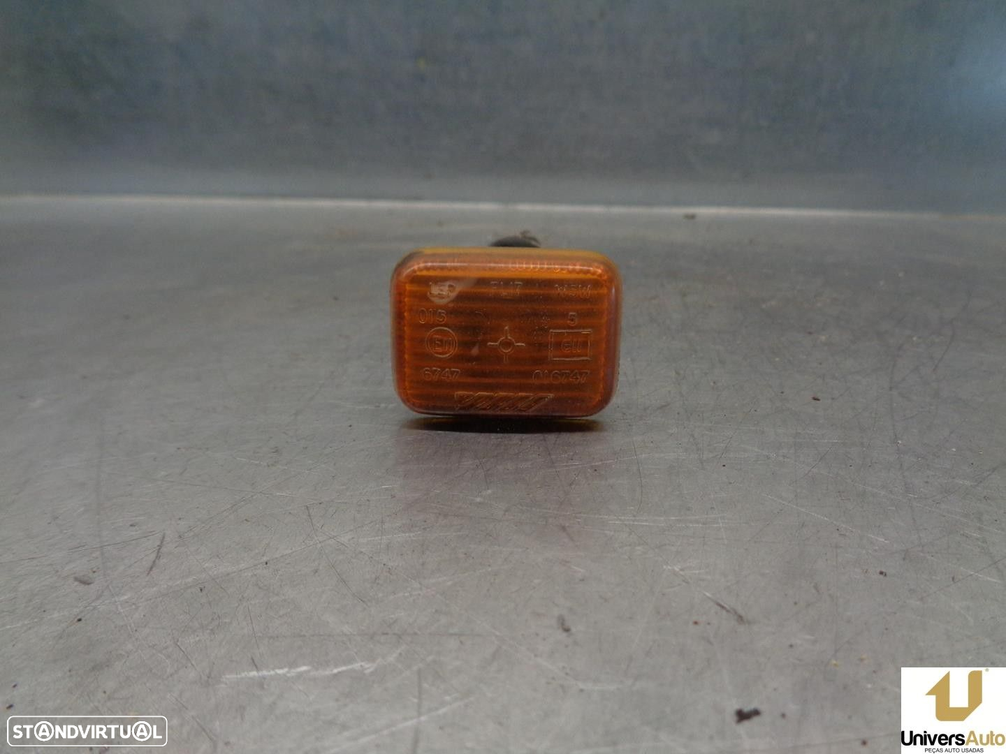 FAROLIM LATERAL ESQUERDO LAND ROVER DEFENDER STATION WAGON 1996 - - 3