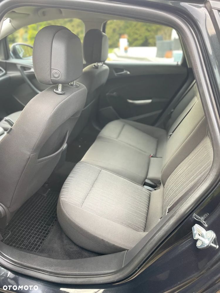 Opel Astra 1.4 T Enjoy - 9