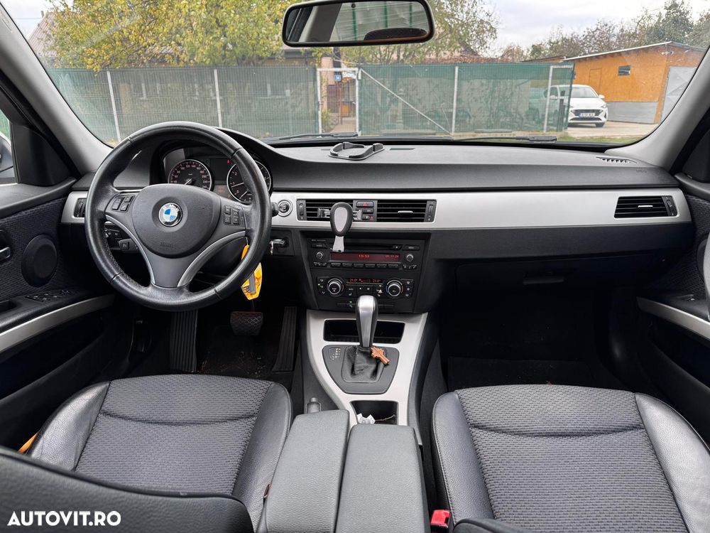 BMW Seria 3 320i Aut. - 11