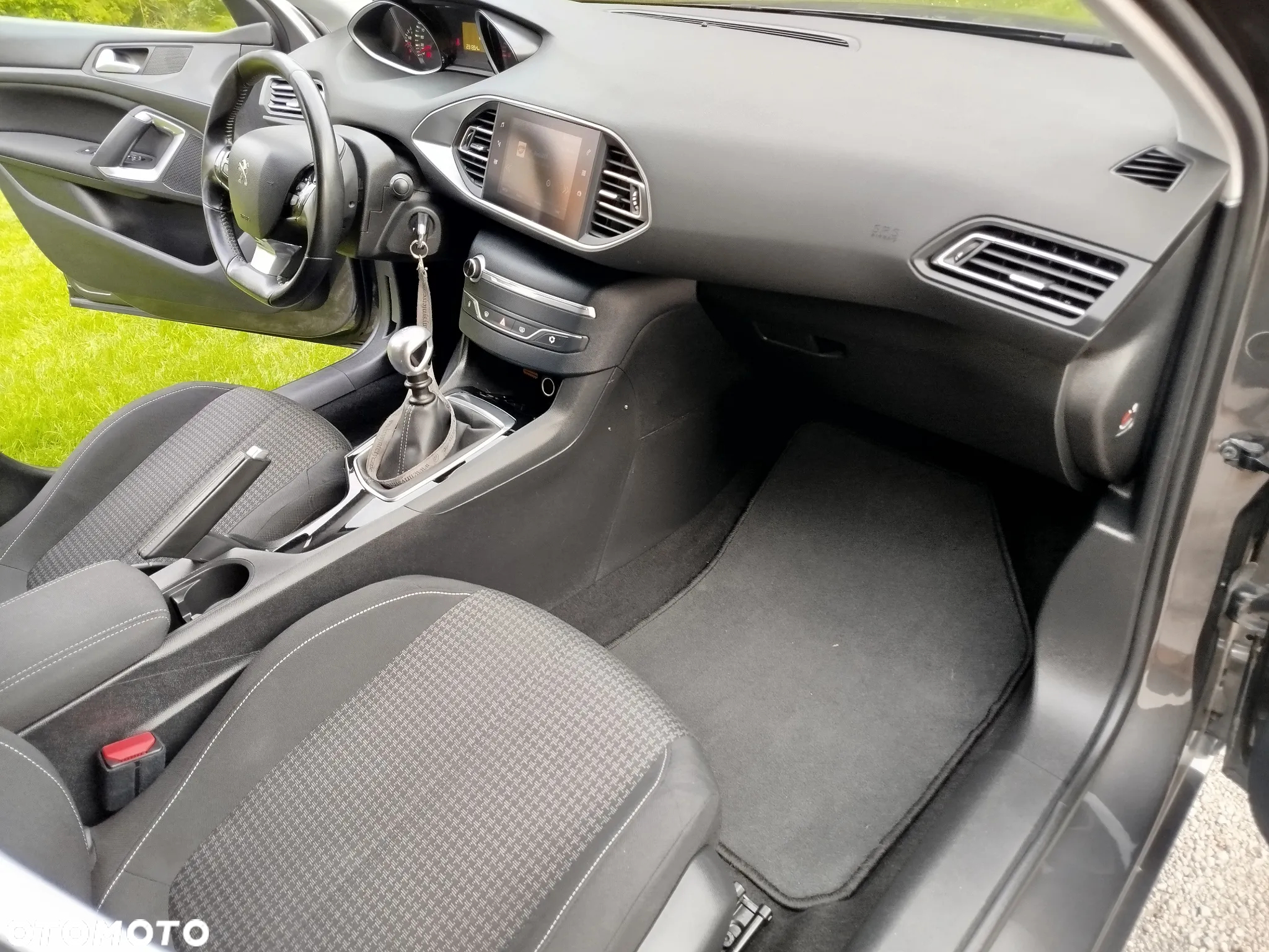 Peugeot 308 SW 1.5 BlueHDi Active S&S - 23
