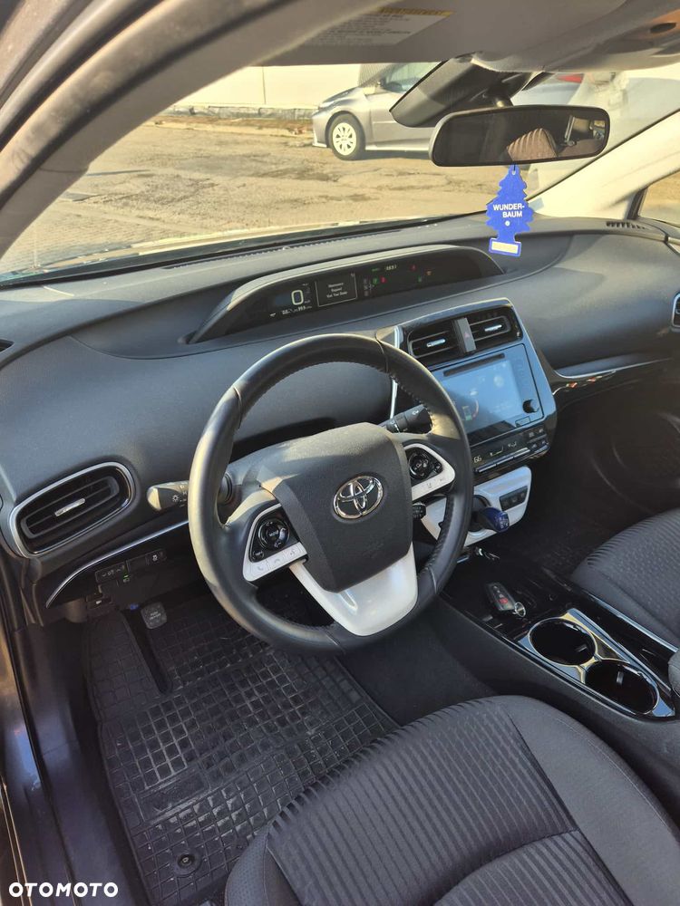 Toyota Prius Hybrid - 5