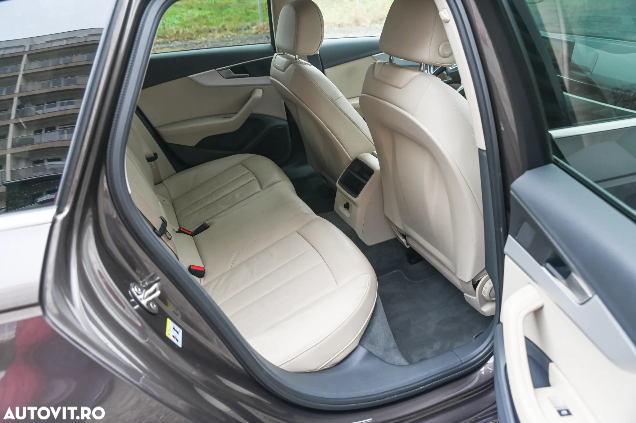 Audi A4 2.0 TDI ultra S tronic Design - 5