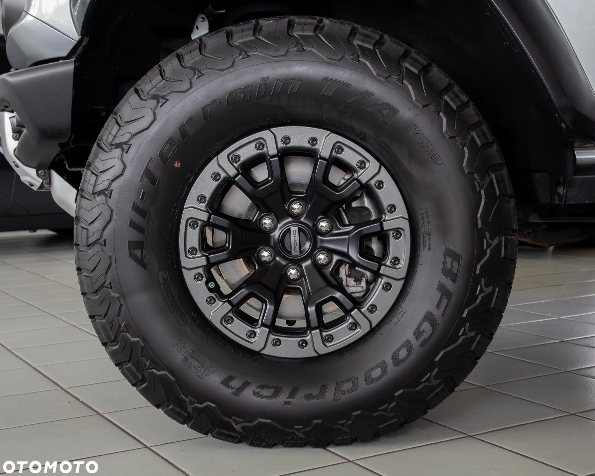 Ford Bronco - 11